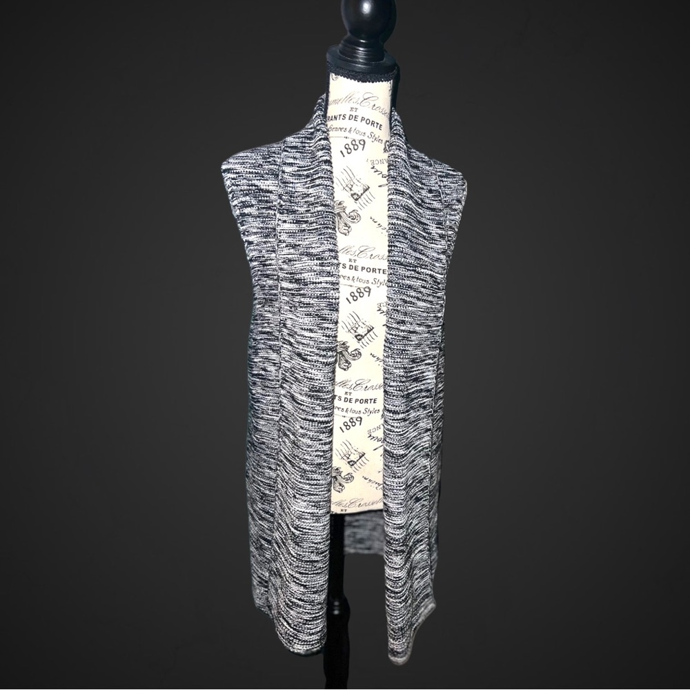 NWOT GAP SWEATER VEST SIZE SMALL